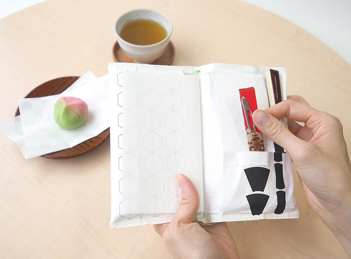 懐紙入れ「多包み」のおすすめの使い方1.お茶席で