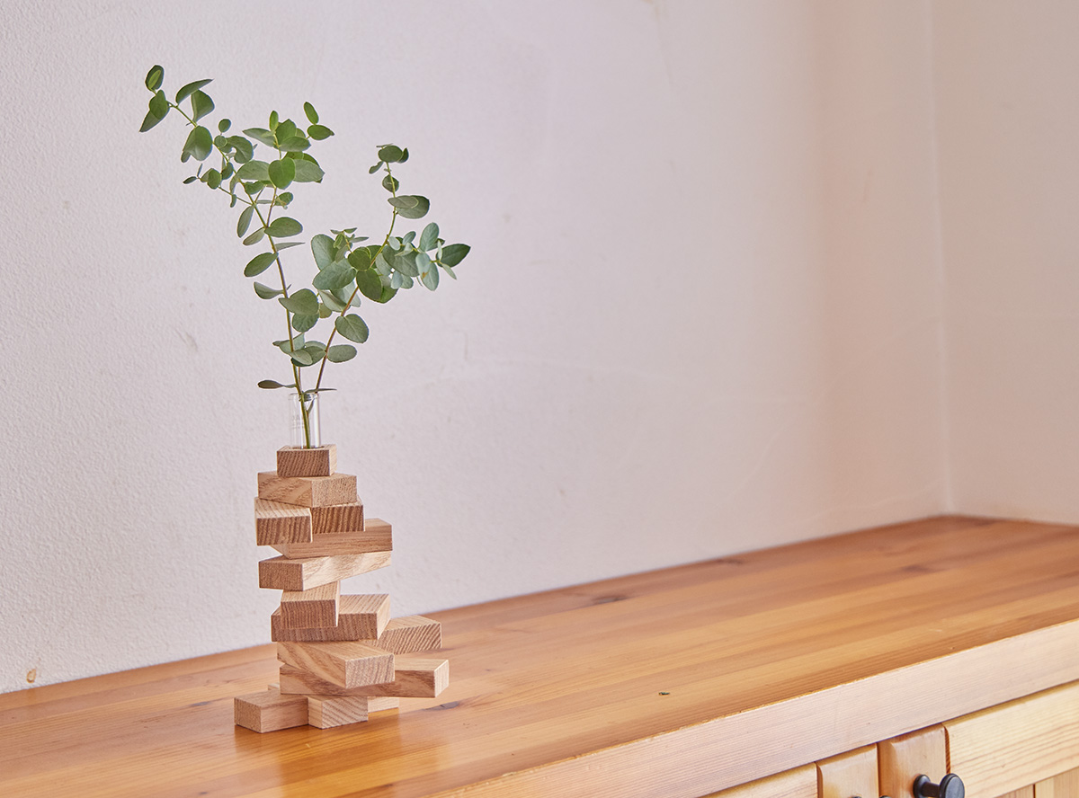 いつもの日常にちょっとした変化を与える“花器”