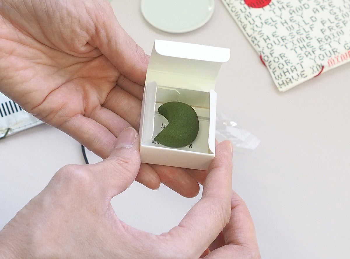 懐紙入れ 多包みとおすすめのお香セット