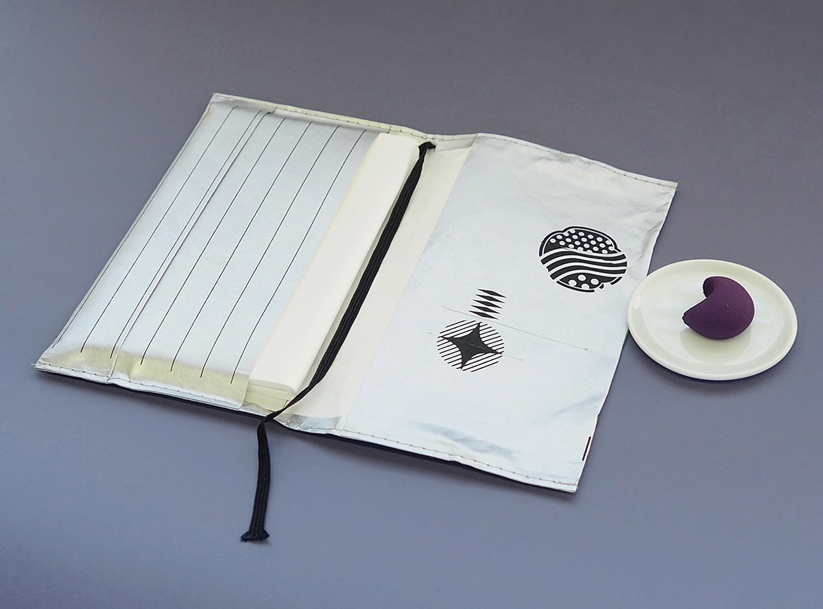 多包み「武士道」とお香「藤」のイメージ