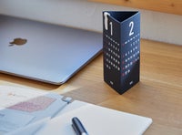 〈選べるセット〉3個以上で5%OFF！ 卓上カレンダーRe+g Triangular